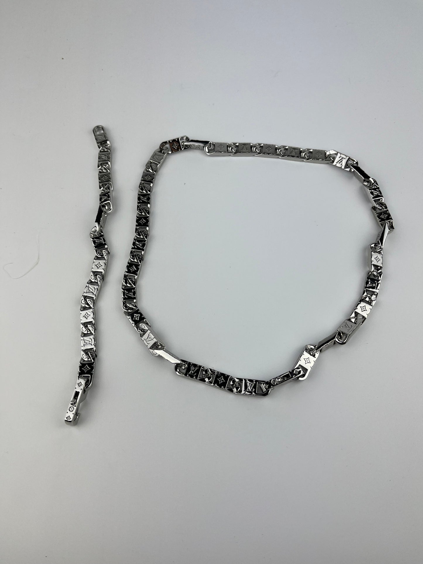 Louıs Vuıtton Bileklik Kolye Takım